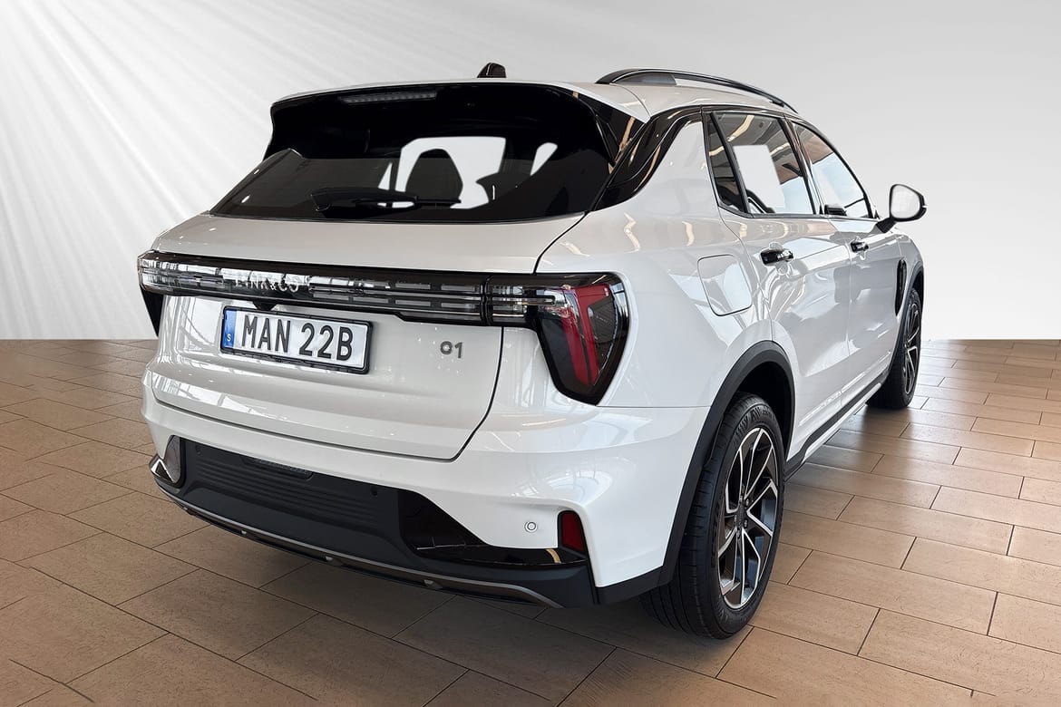 Lynk & Co 01 Core PHEV 2025, bild 4/10