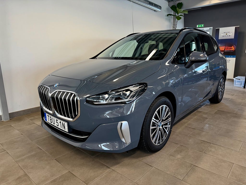 BMW 225e xDrive Active Tourer Luxury Line Premium paket 1.300mil