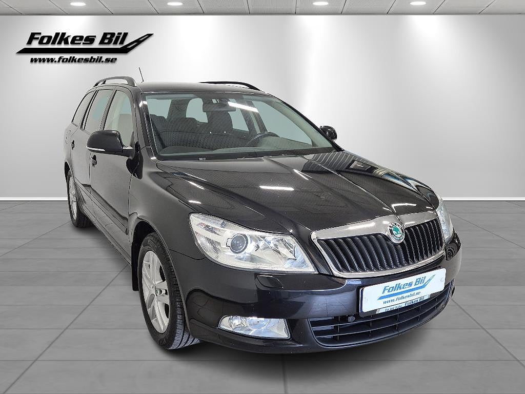Skoda Octavia Kombi 1.6 TDI Elegance Vhjul 105 hk