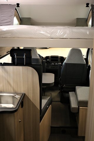 Husbil-halvintegrerad Sun Living S75 SL 21 av 25