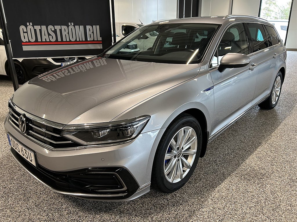 Volkswagen Passat GTE /Dragpkt,IQ,GPS,Rattvärme