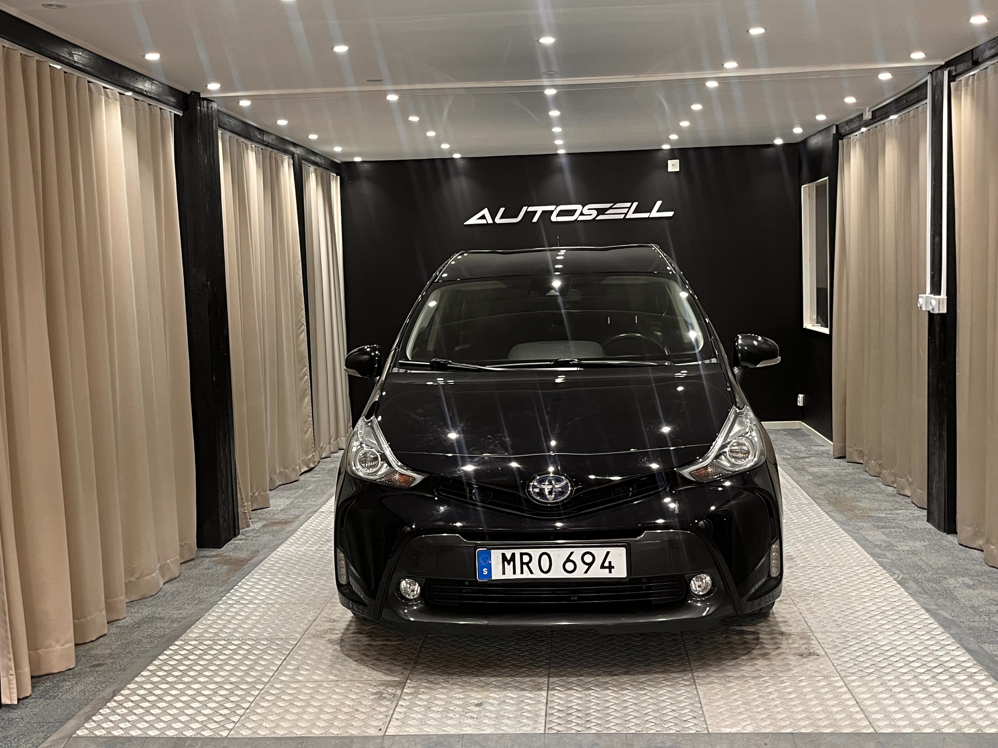 Toyota Prius+ Hybrid CVT Euro 6 2019, bild 2/51
