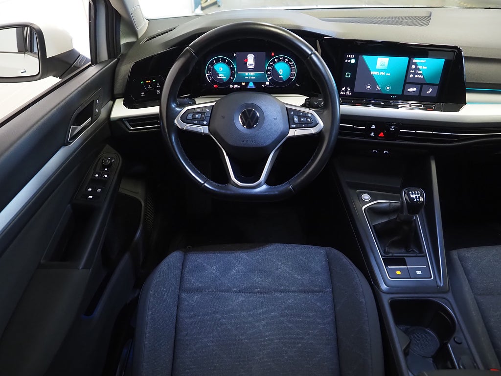 Volkswagen Golf SC 1.5 TSI 150hk Kamera P-Värmare Lane Assist Moms