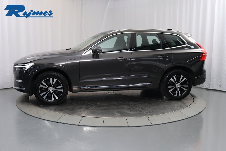 Volvo XC60 2023, photo 2/56