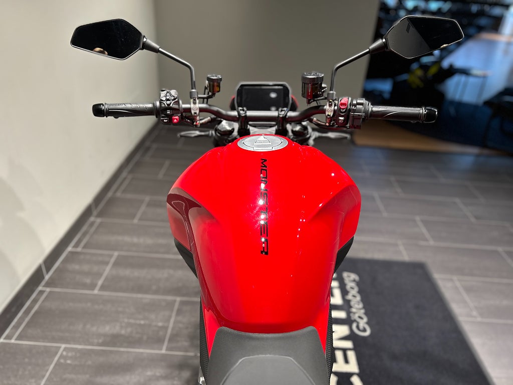 Ducati Monster V2 Plus DQS/ Termignoni slip-on / Endast 214 mil!