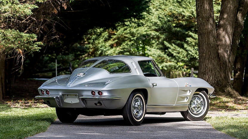 Den här Chevrolet Corvette har en split window. Foto: Mecum 
