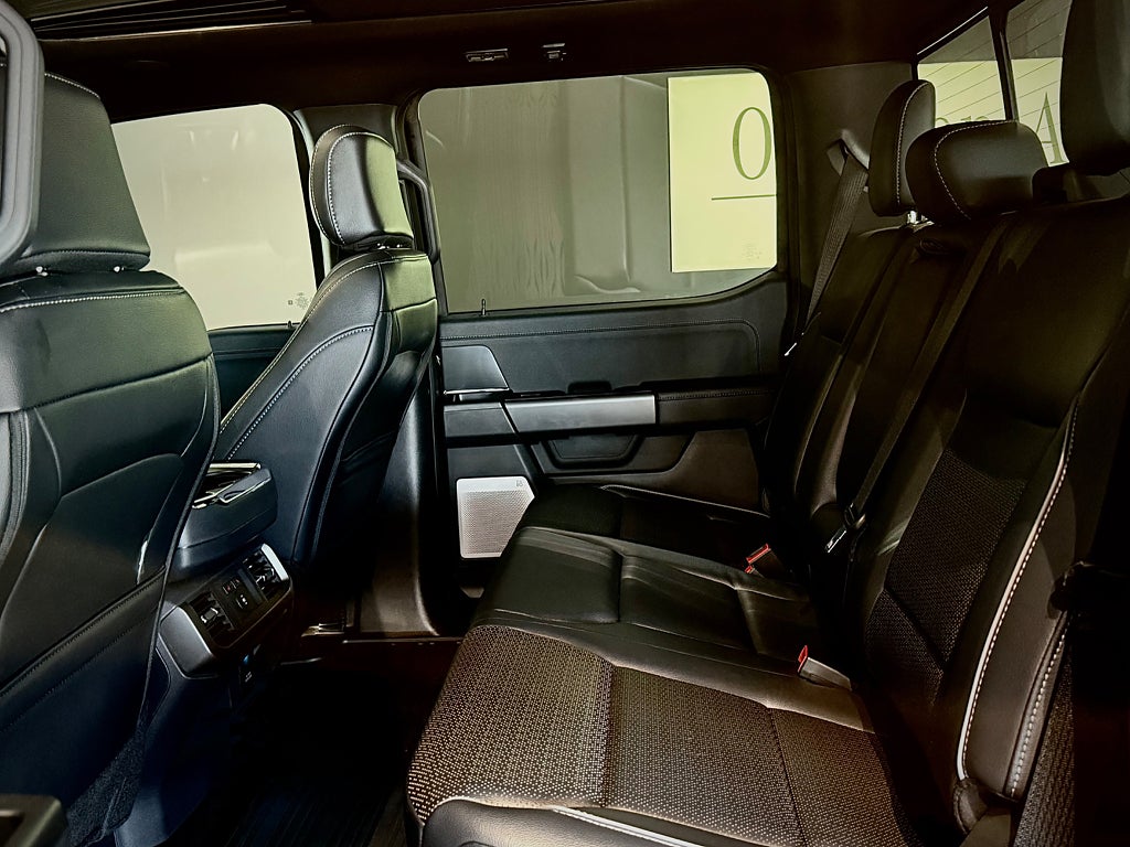 Ford F-150 NYA SuperCrew Lariat BLACK APPERANCE V8 MY2025 - bild 5