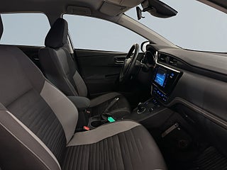 Toyota Auris Hybrid e-CVT Active Kamera Kamkedja Mvärm S/V-hjul – bild 10