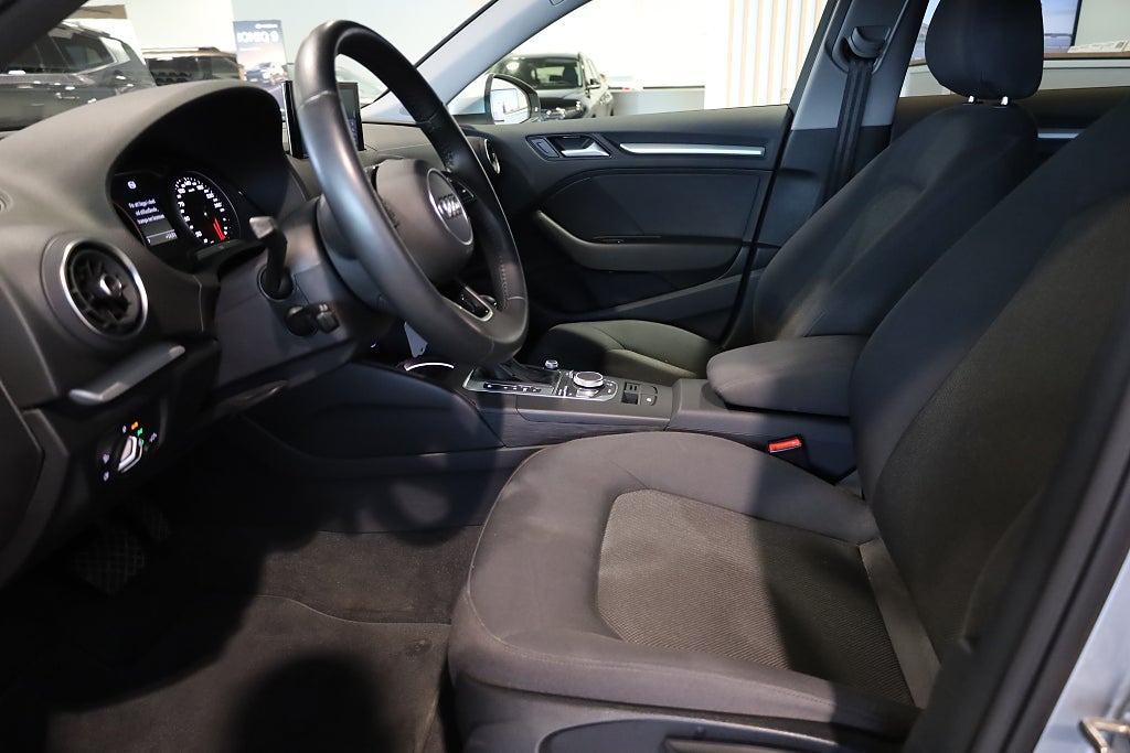 Audi A3 Sportback 35 TFSI S Tronic Proline Navi Blåtand