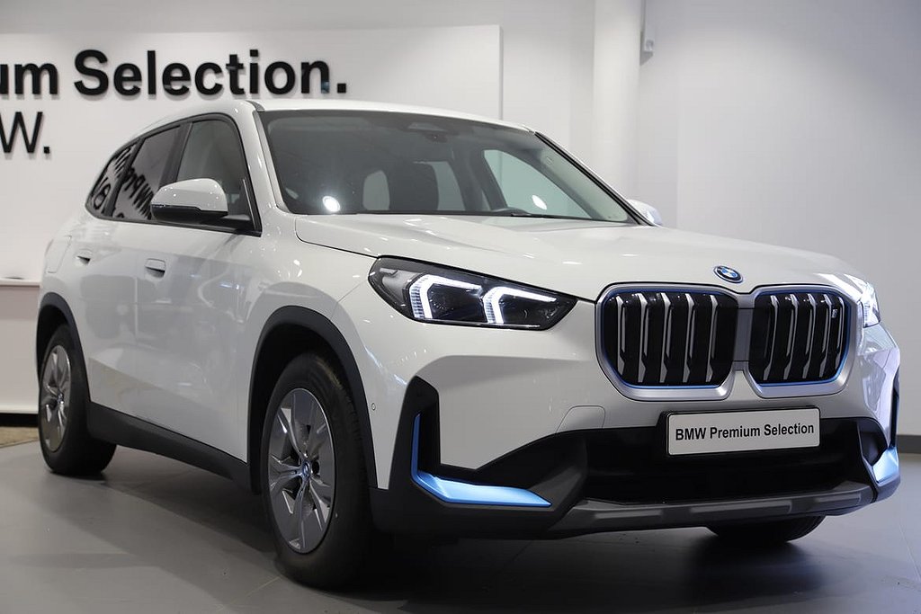 BMW iX1 xDrive30 / Prep. Driving Assistant + / Comfort Acces / Adaptiva 