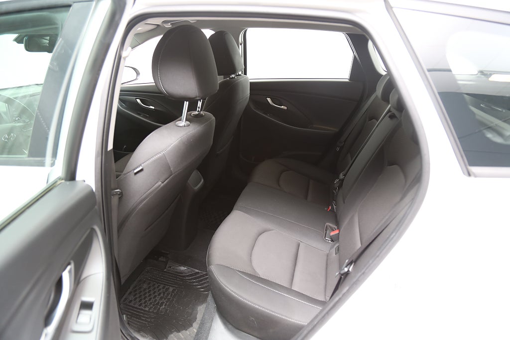 Hyundai i30 1,4 T-GDi 140hk Trend Kombi Aut CarPlay Kamera