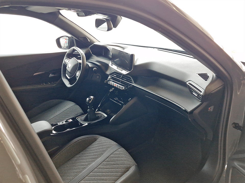 Bild på Peugeot 2008 Allure 1.2 PT 130hk CARPLAY P-SENSORER