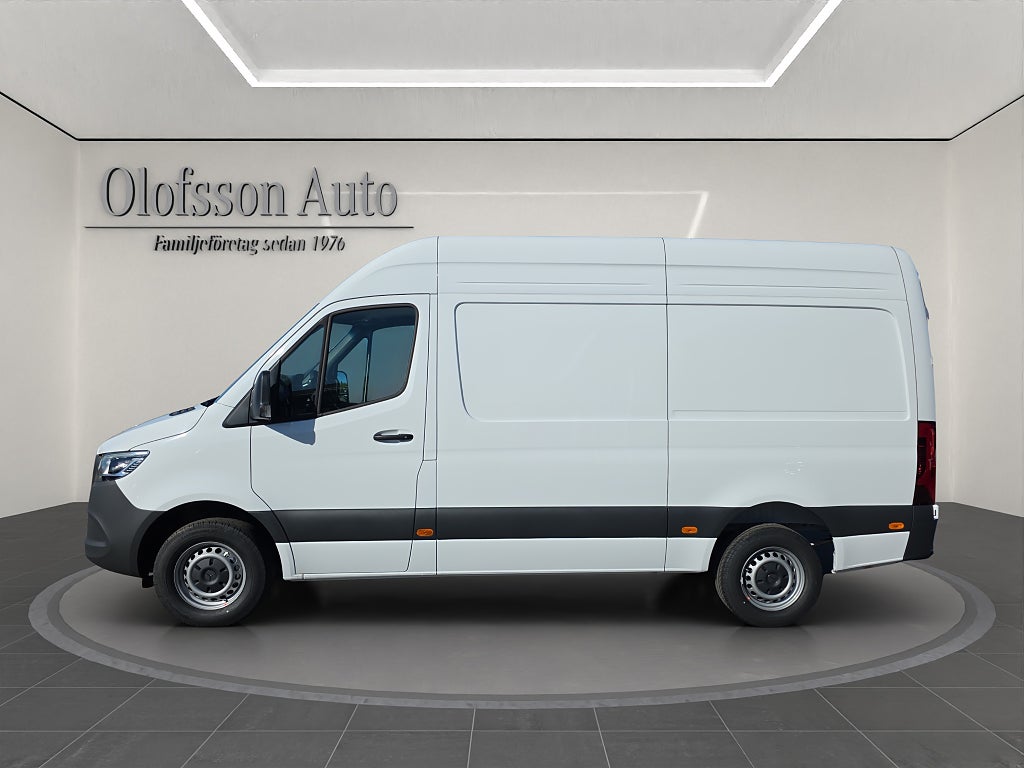 Mercedes-Benz Sprinter 317 CDI A2 Skåpbil 9G-Tronic 10,5m3 - bild 2