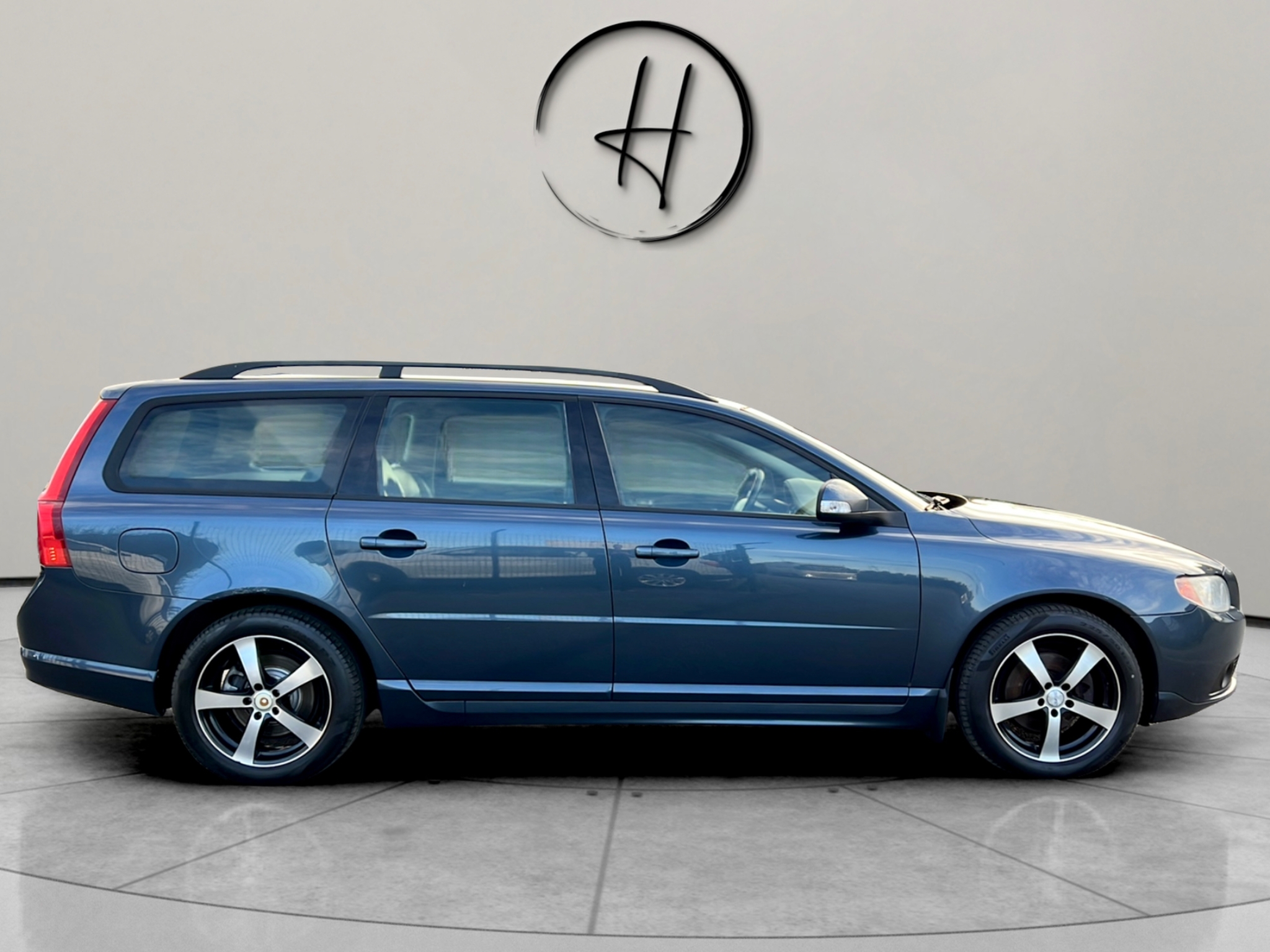 Volvo V70 2009, photo 6/38