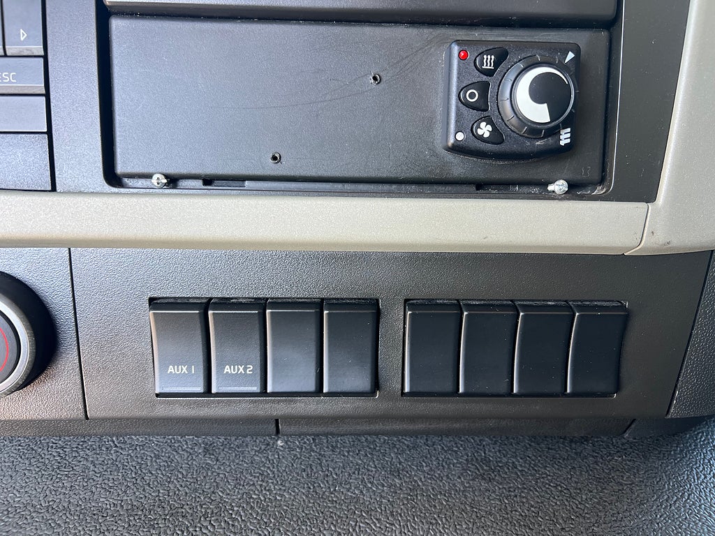 Volvo FM 410 6x2 Skåpbil, Öppningsbarsida, Bussbygg, Värmare