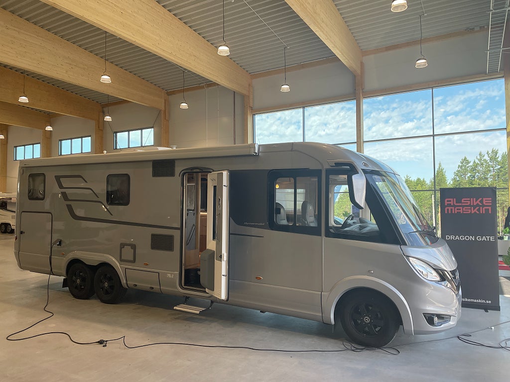 Hymer i 880 /hyd-stöd/300ah litium/2x solcell/ac bodel/mercedes 2023