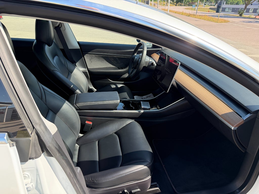 Tesla Model 3 Standard Range Plus 258hk