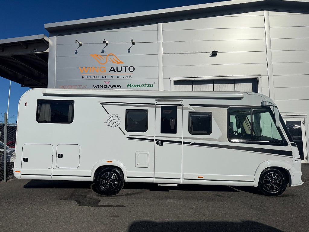 Knaus L!VE I 700 MEG - Låga långbäddar & hyttsäng! ENDAST 750 mil! 350