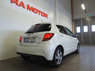 Halvkombi Toyota Yaris 6 av 21