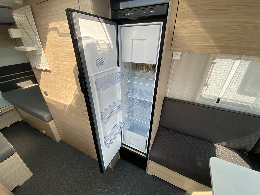Adria Altea 502 UL / Långbädd / EL-patron / Golvvärme/1500kg - Adria