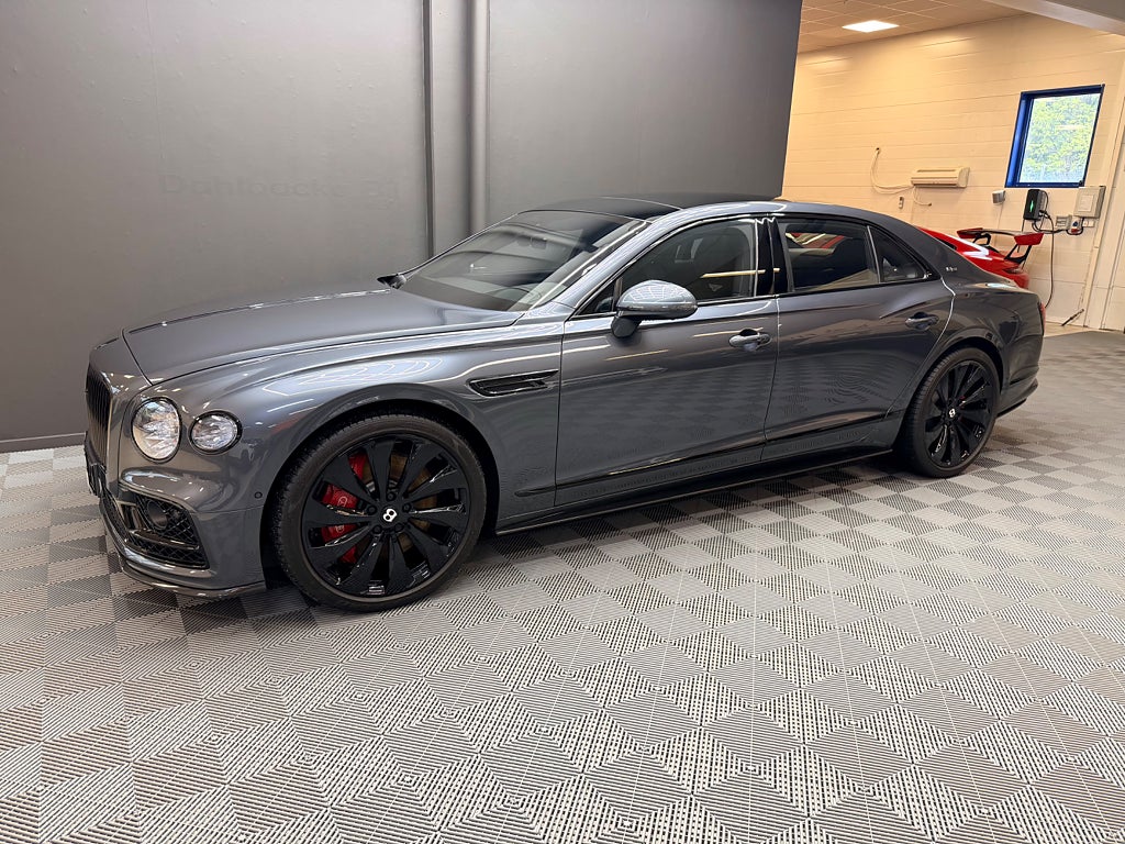 Bentley Flying Spur V8 First Edition 
