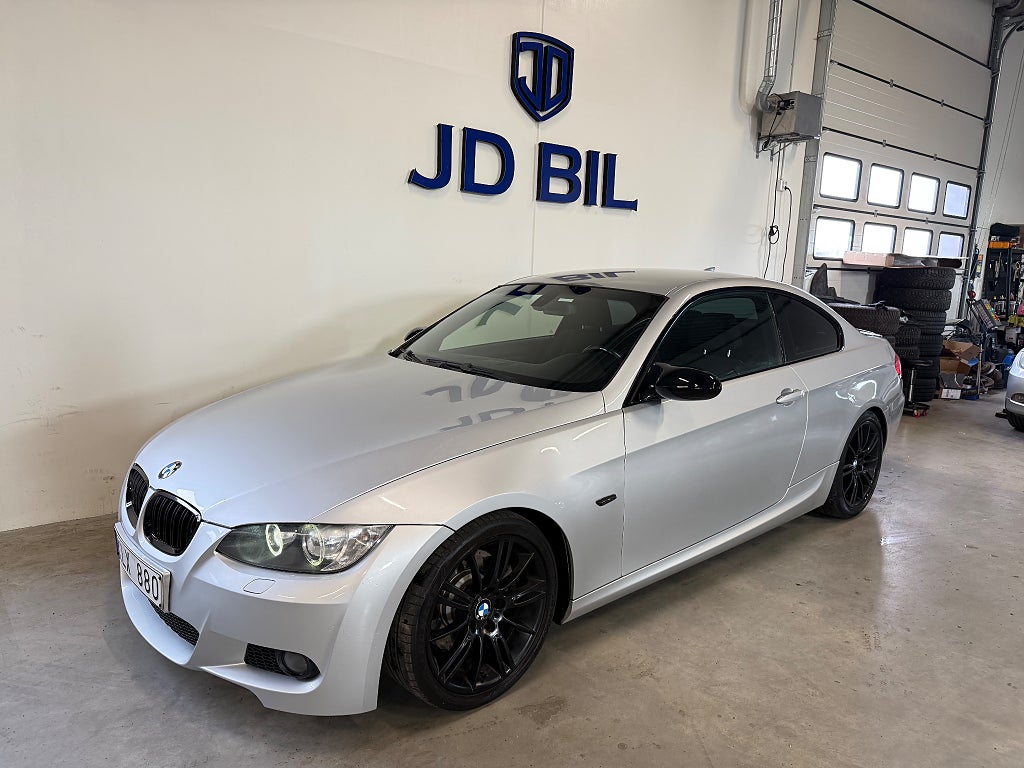 BMW 325 i Coupé Comfort M Sport Coils 218hk