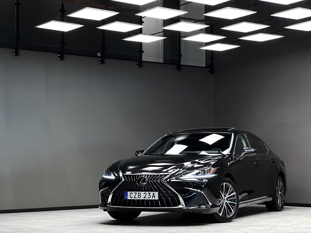 Lexus ES 300h 2.5 E-CVT Limited Edition/Navi/Carplay/4,99%