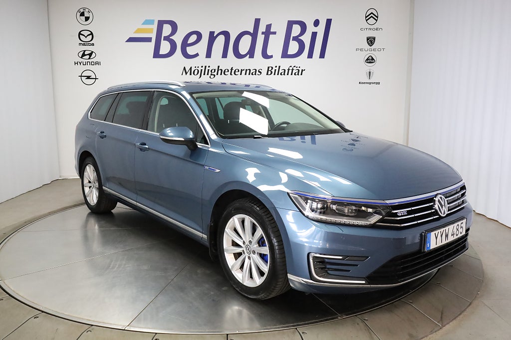 Volkswagen Passat Variant GTE  | Cockpit | Dragkrok | Adaptiv farth. 