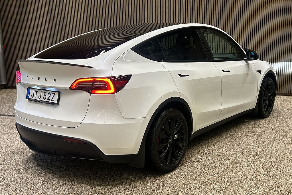 Tesla Model Y Long Range AWD 541hk Pano Läder