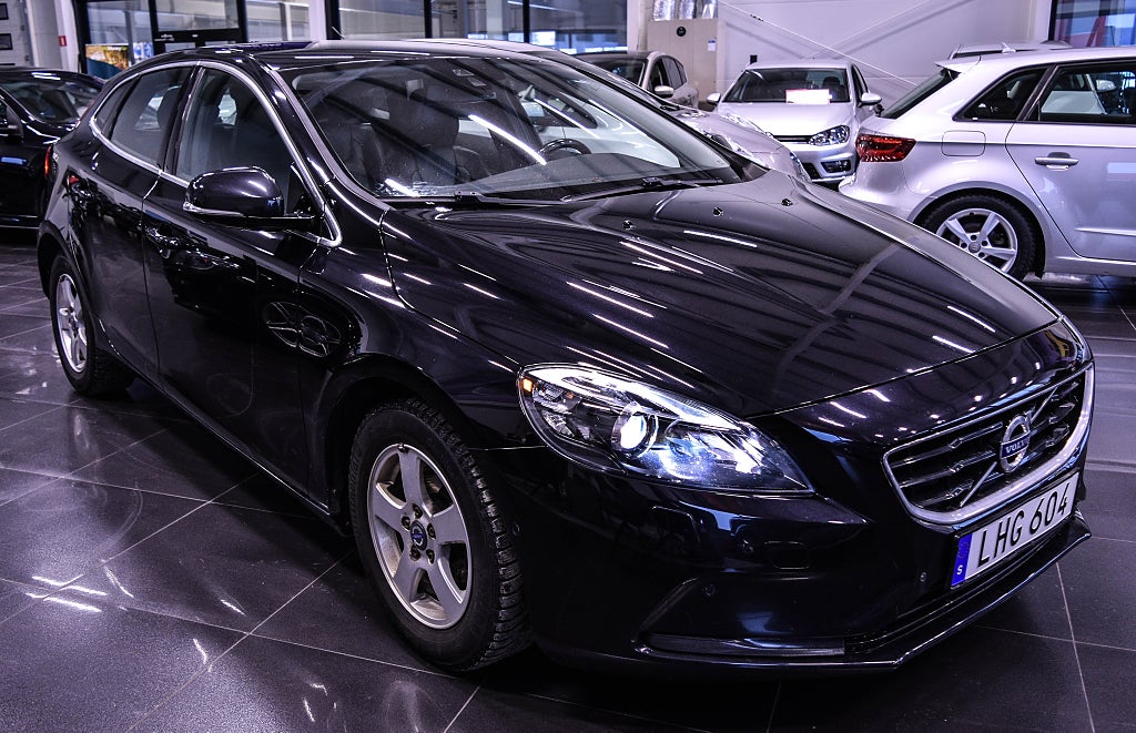 Volvo V40 D2 Summum Euro 5 B-Kamera|Voc|D-Värmare|Xenon