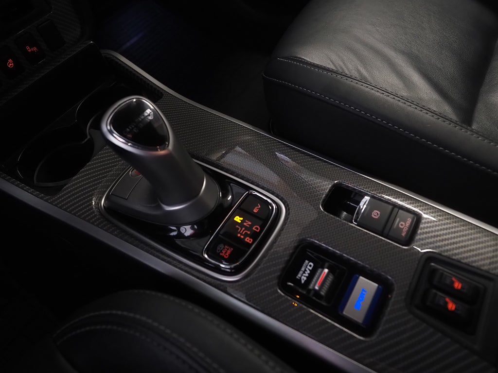 Mitsubishi Outlander PHEV 4WD CVT Business Dragkrok Skinn 360° Kamera 2019