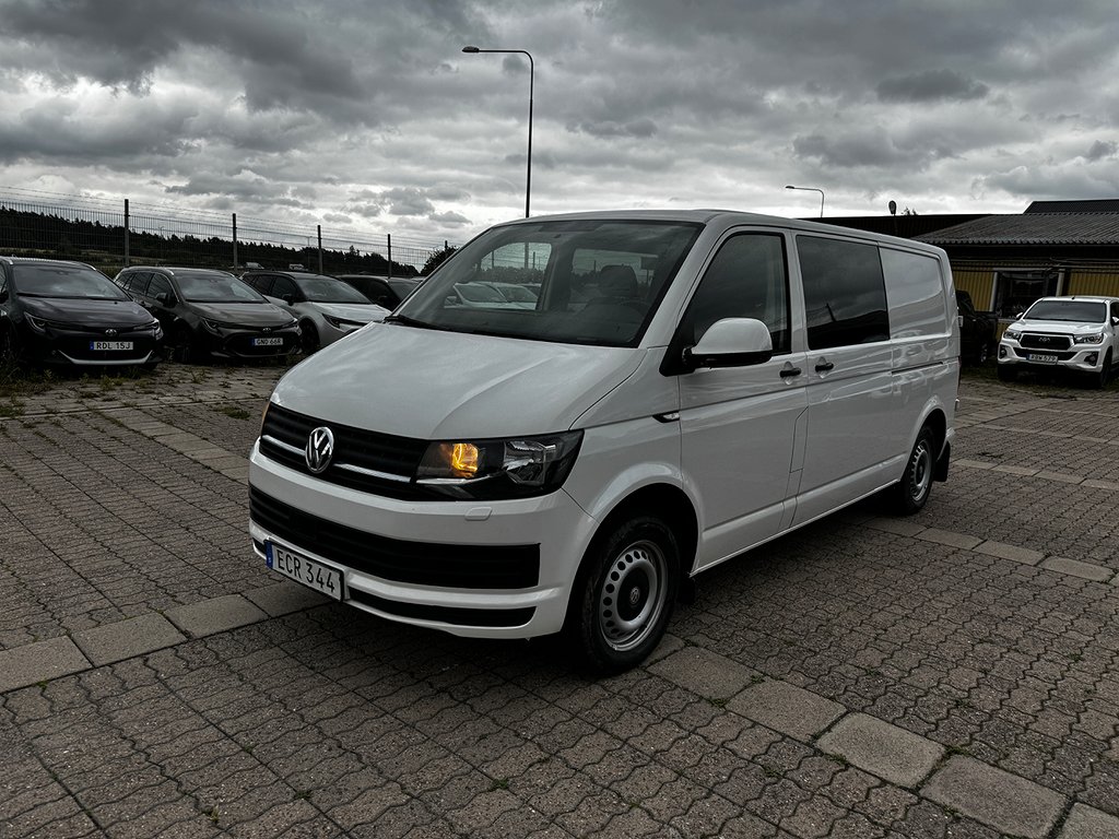 Volkswagen Transporter T6 2.0TDI KOMBI 5-SITS DRAG VÄRMARE 2-ÅRS GARANTI 