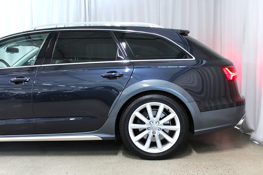 Audi A6 Allroad 3.0 TDI V6 320 HK quattro, Luftfjädring, Värmare, Dra