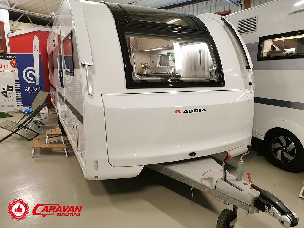 Adria Alpina 663 UK / AC på köpet!