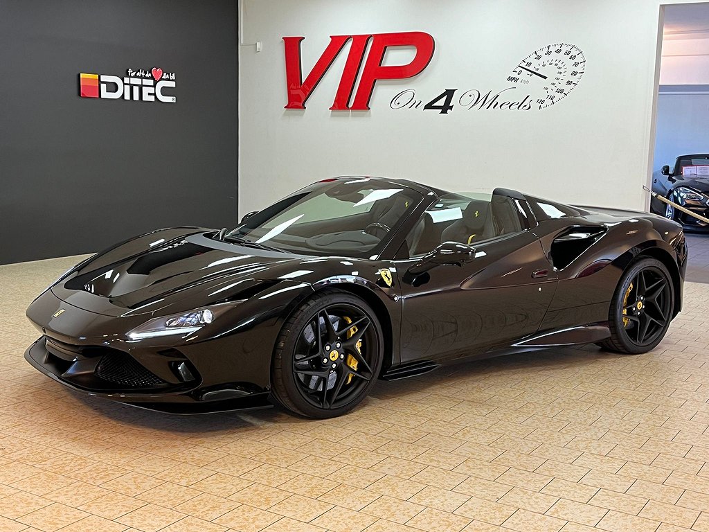 Ferrari F8 Spider 3,9 V8 (720 HK) Kolfiber JBL Lift Novitec