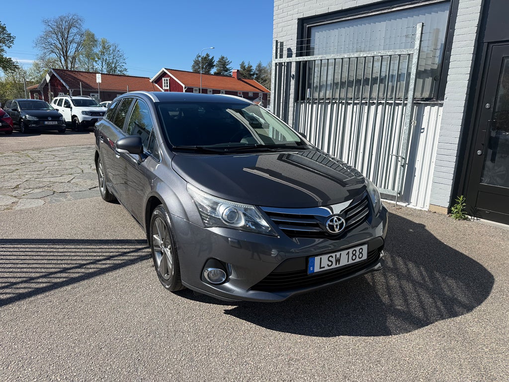Toyota Avensis 1.8 147HK KOMBI EDITION 50 / DRAG