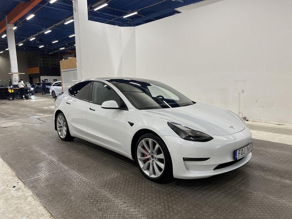 Tesla Model 3 Performance AWD 513hk Autopilot Svensksåld