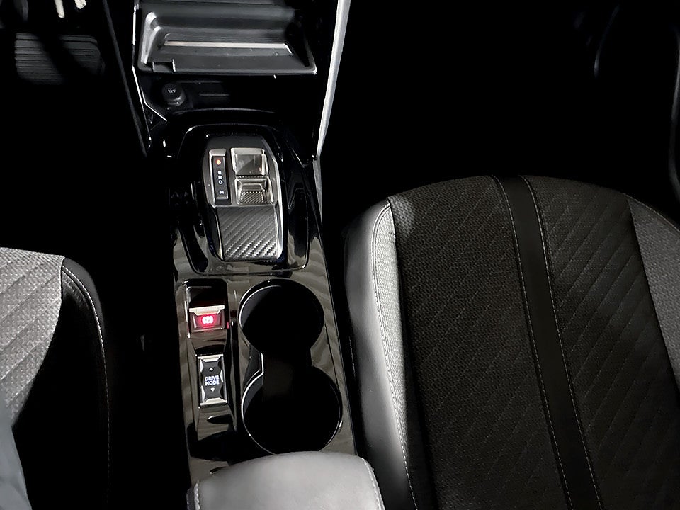 Bild på Peugeot 2008 Allure 1.2 PT 130hk B-KAMERA CARPLAY