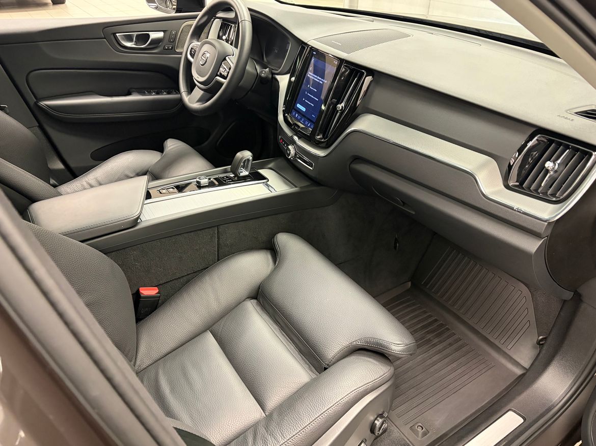 Volvo XC60 T6 Plus Dark Nordic 2025, bild 7/10