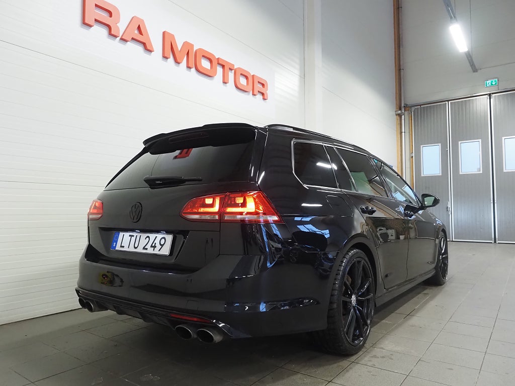 Volkswagen Golf SC R 2.0 TSI 4M 300hk Pano Skinn Dynaudio Keyless Navi 2015