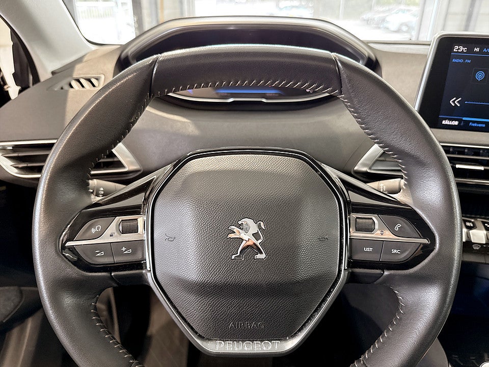 Bild på Peugeot 5008 Active Pack 1.2 PT 130hk 7-SITS B-KAMERA CARPLAY