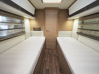 Husbil-halvintegrerad Elnagh T-loft 531 17 av 26