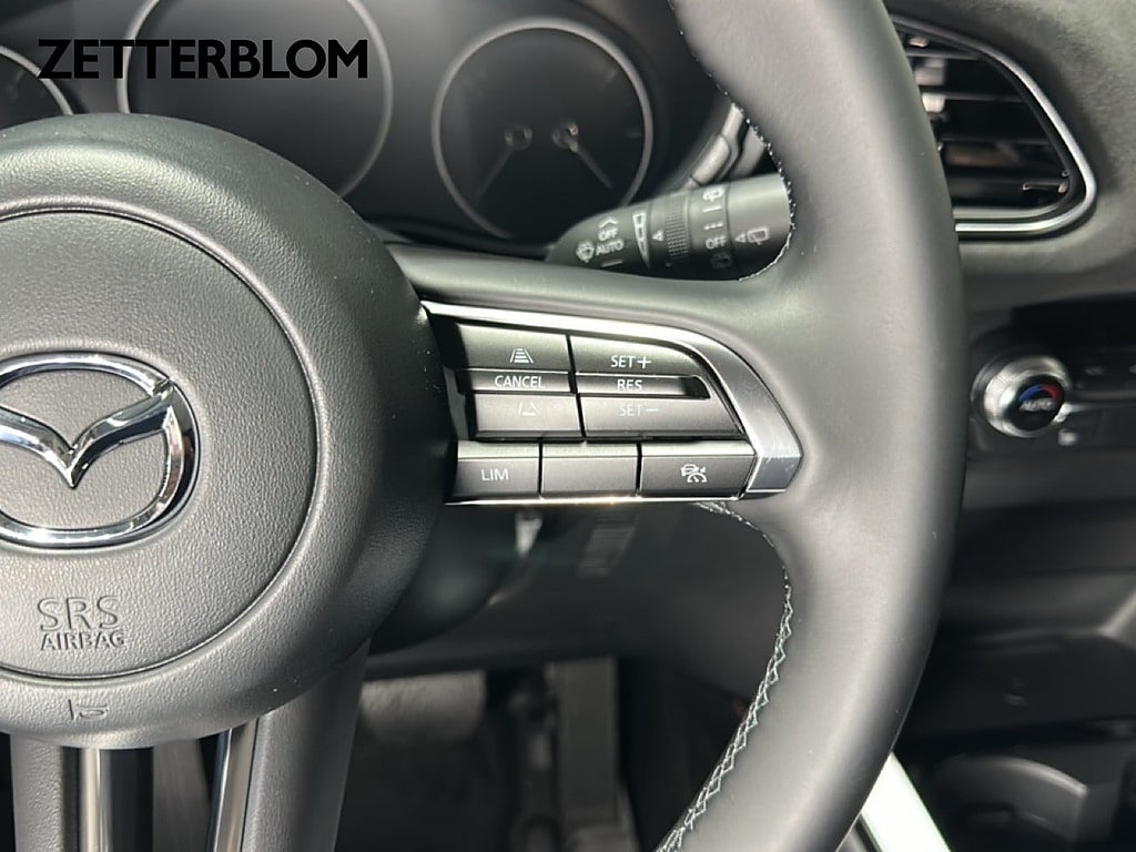 SUV Mazda CX-30 16 av 20