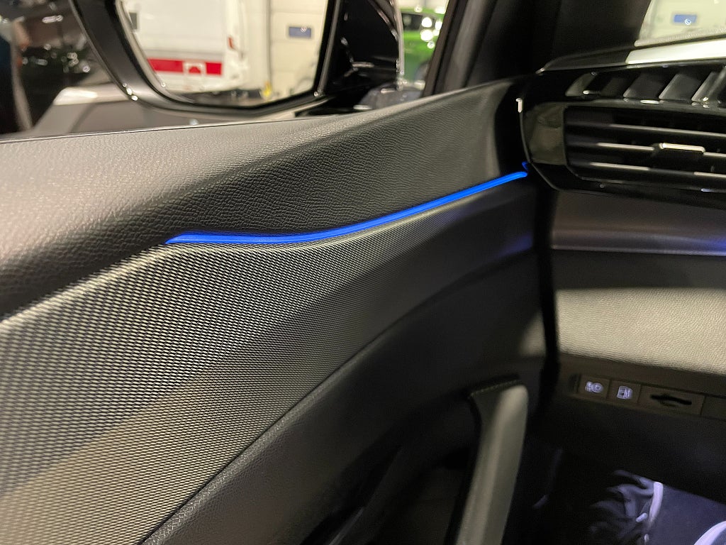 Peugeot 308 GT Plug-In Hybrid 225hk EAT Nyservad  thumbnail