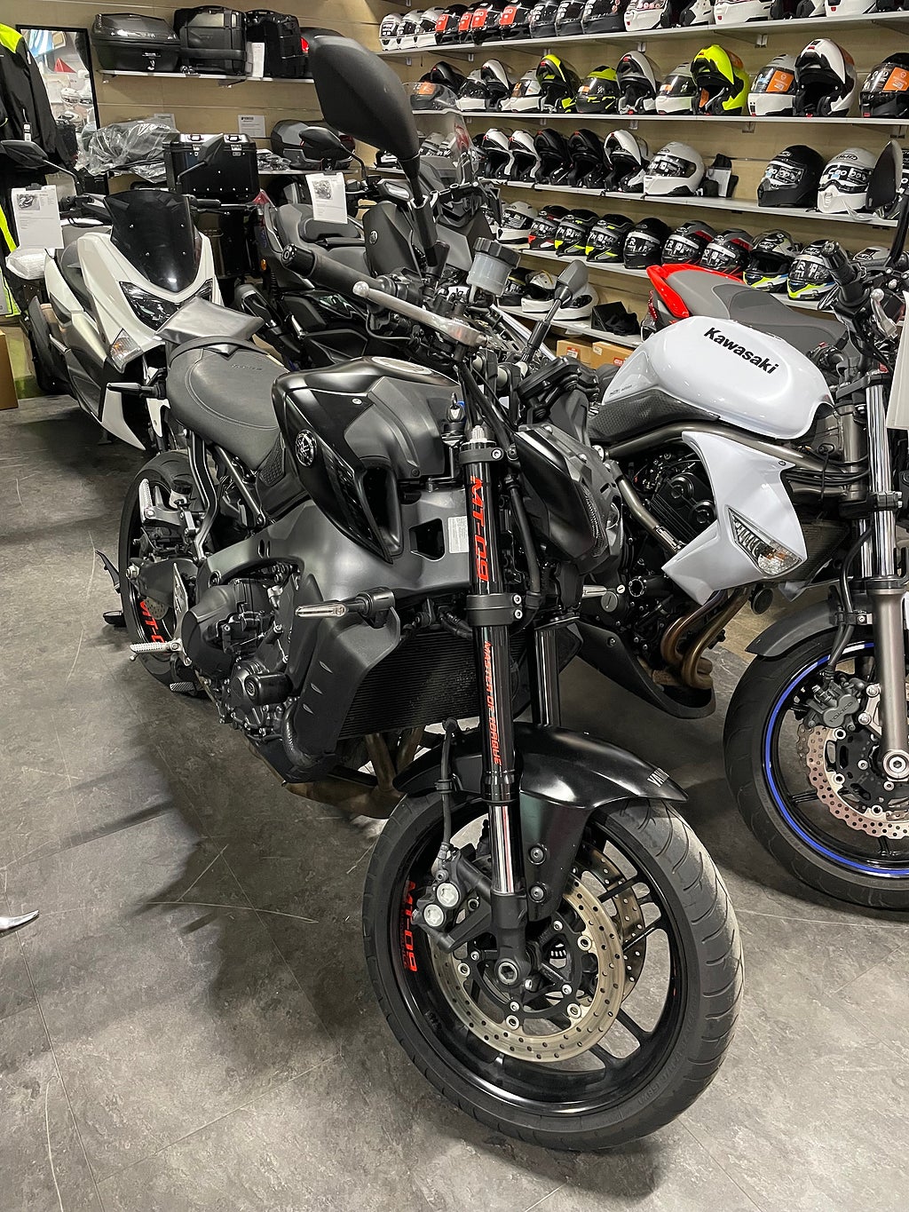 Yamaha MT09 ABS  quick shift tail tidy komfort seat  mt-09 