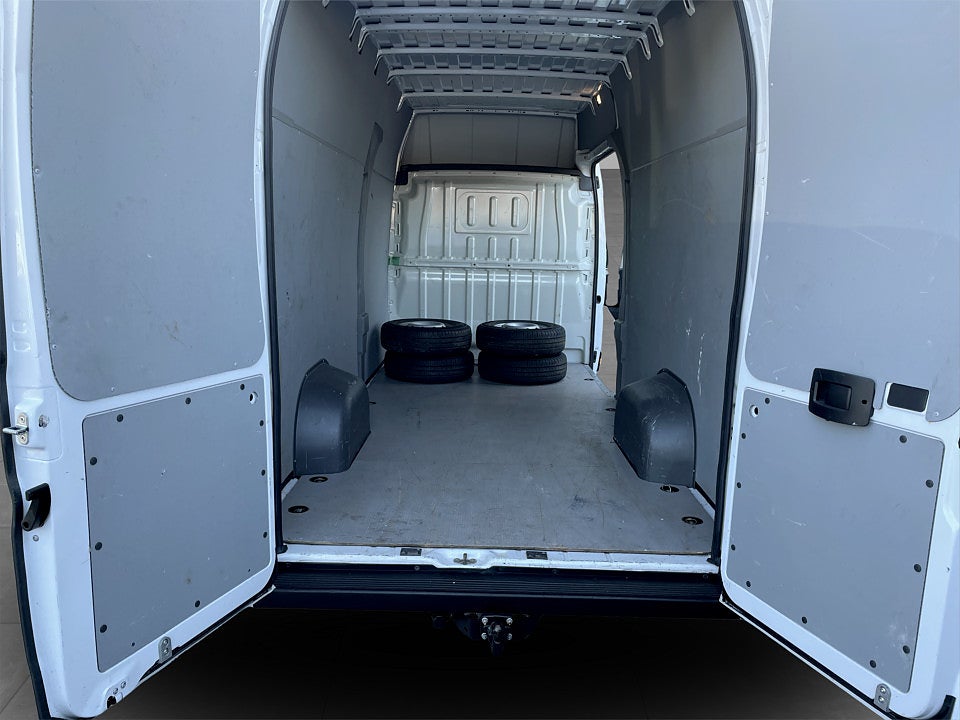 Bild på Peugeot Boxer PRO+ 335 2.2 BHDi 165hk L4H3 435 B-KAMERA DRAG