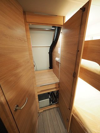 Husvagn, 1-axl Knaus Südwind 580 QS 60 Year 12 av 15