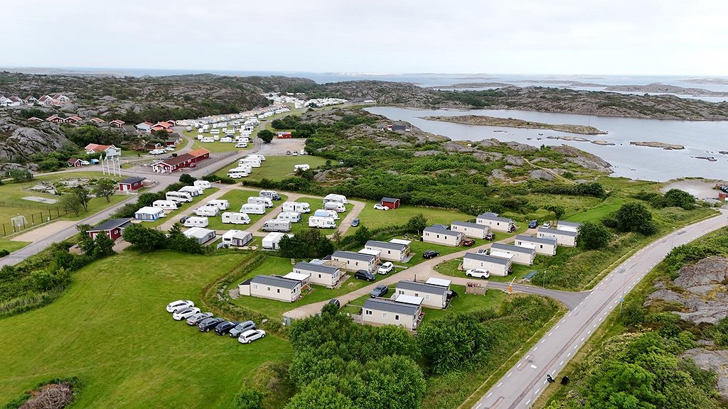 MNAB Fin villavagn med stor altan på Stocken by the sea 