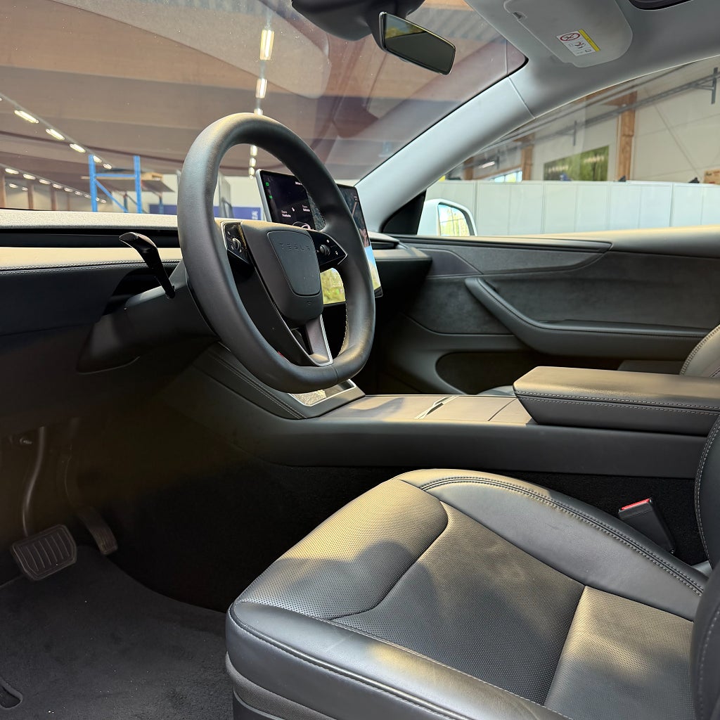 Tesla Model Y Long Range AWD Premium Panorama Autopilot 360° Drag