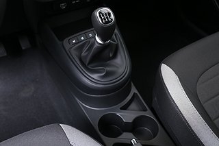 Halvkombi Hyundai i10 12 av 15